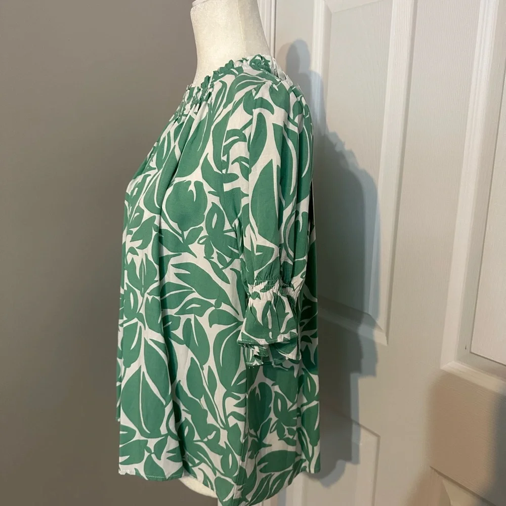 NWT THML Palm Print Top - Picture 5 of 9